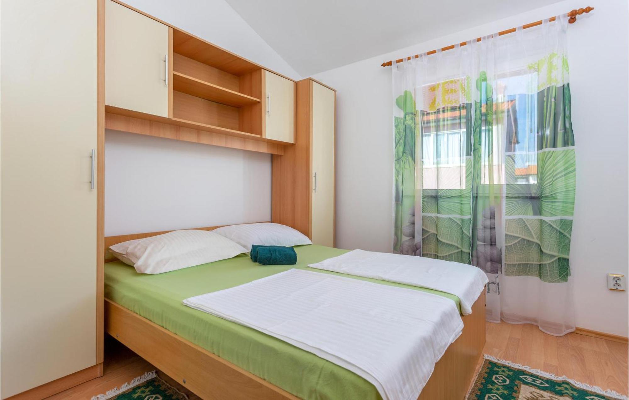 Beautiful Apartment In Krk With Kitchen Krk Town Εξωτερικό φωτογραφία