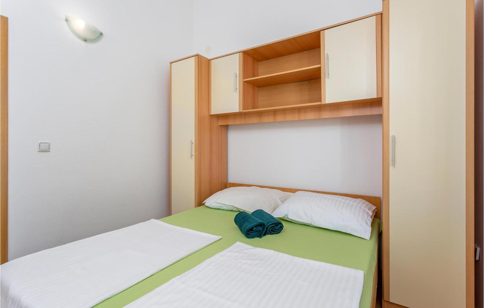 Beautiful Apartment In Krk With Kitchen Krk Town Εξωτερικό φωτογραφία